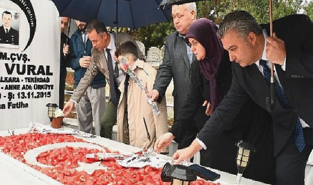 Kahraman şehidimizJ.Uzm. Çvş. Selim Vural kabri başında anıldı