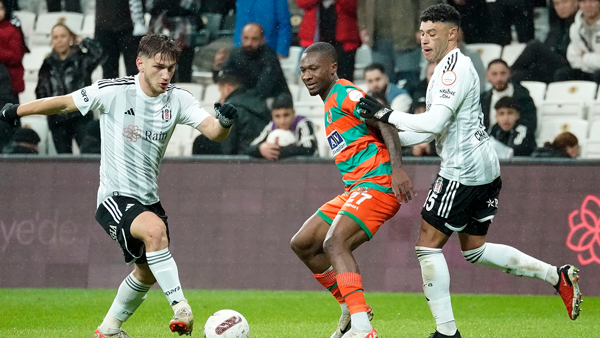 Beşiktaş, Alanyaspor karşısında 3-1’lik skorla yenildi.