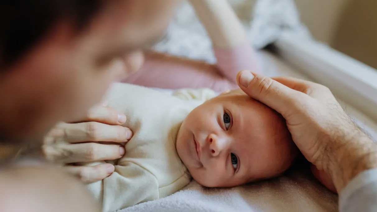 Doğum sonrası erkeklerde depresyon belirtileri görülebiliyor.