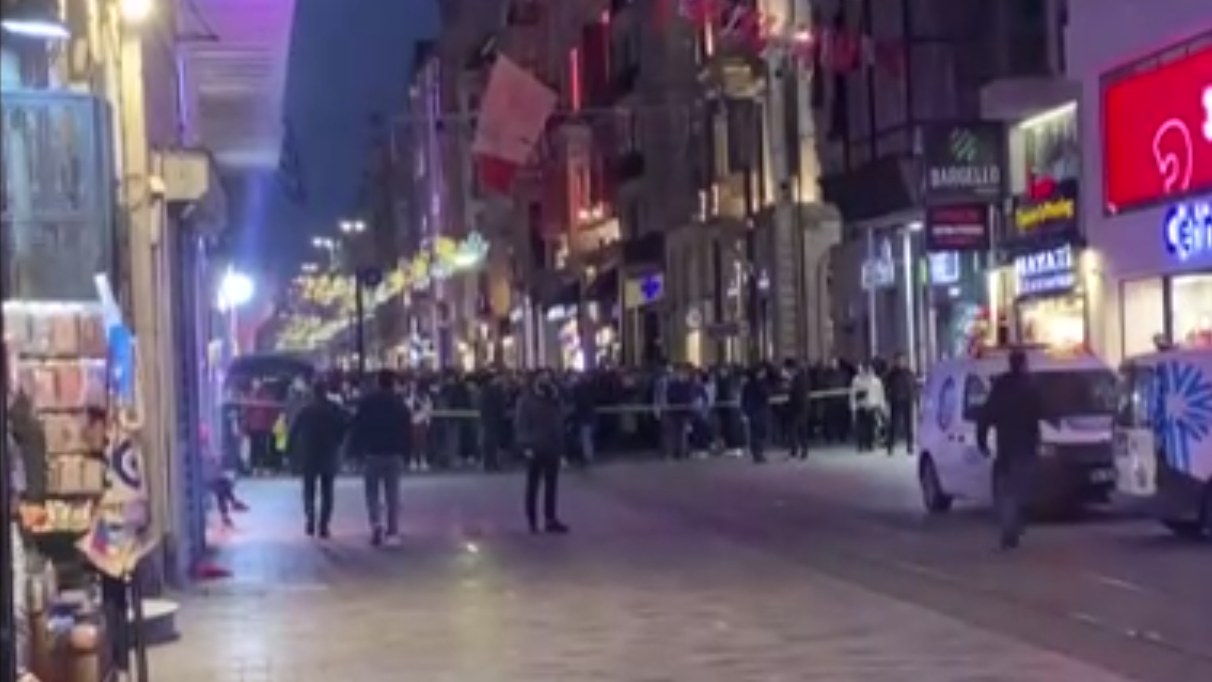 İstiklal Caddesi trafiğe kapatıldı.