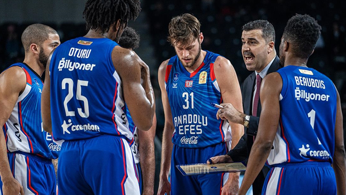 Anadolu Efes Basketbol Takımı, Fenerbahçe Beko ile Avrupa kupalarındaki 818. maçına çıkacak.