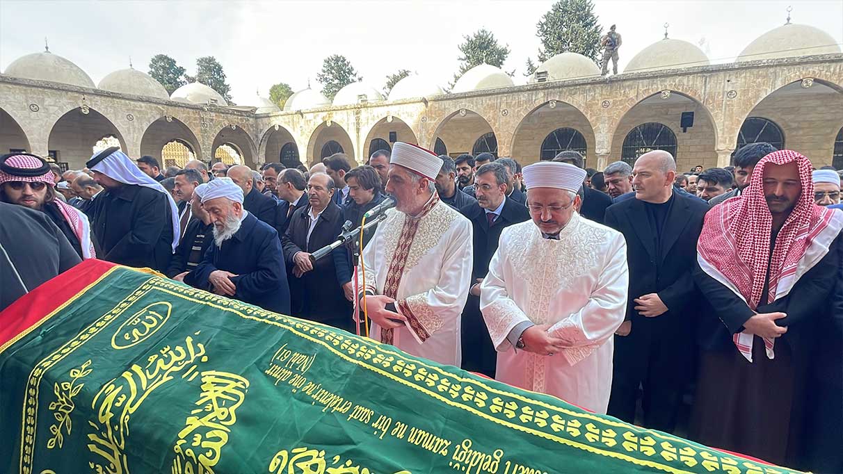 Eski milletvekili Halil Özcan’ın cenazesi son kez uğurlandı.