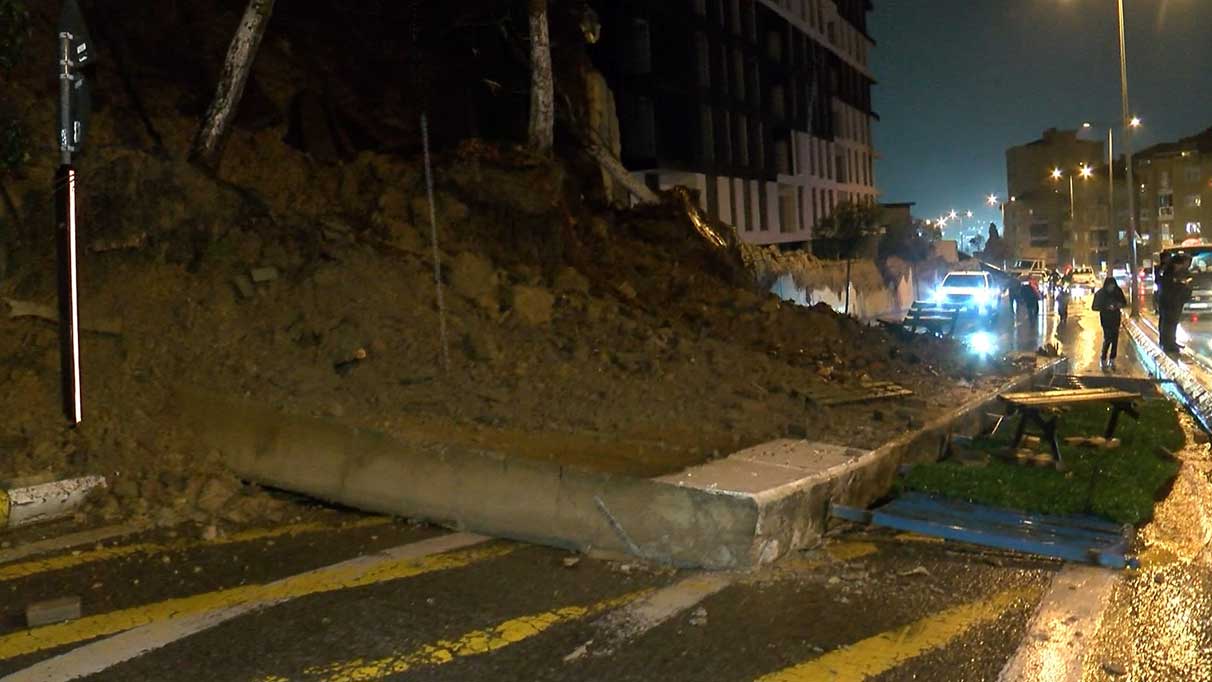 Pendik’te şiddetli yağmur sonucu okulun istinat duvarı çöktü