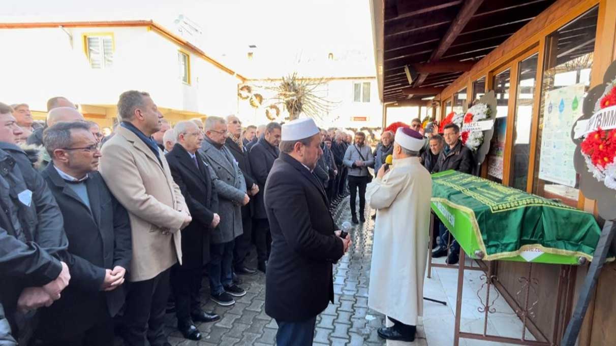 CHP lideri Kılıçdaroğlu, partili Altay’ın babasının cenazesine iştirak etti.