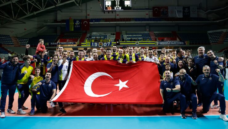 Fenerbahçe, CEV Cup’ta dört takım arasına kalarak yarı finale yükseldi.