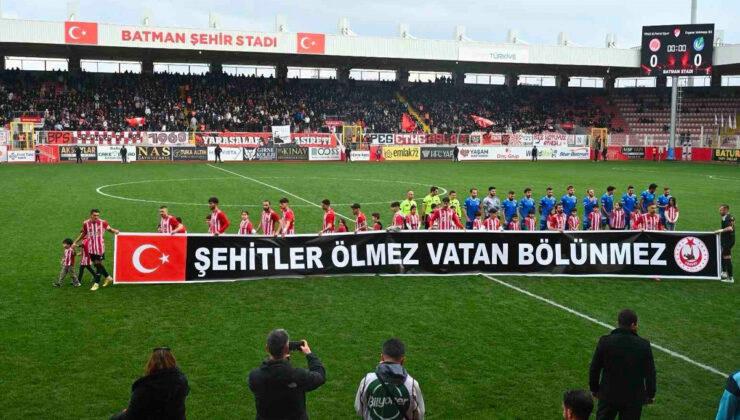 Batman Petrolspor, şehit ve gazi çocuklarıyla birlikte sahaya çıktı