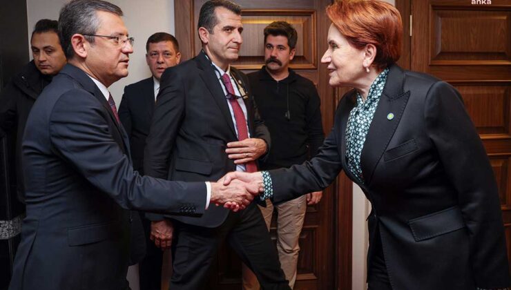 Akşener’e taziye ziyaretinde bulunan Özel, desteğini gösterdi