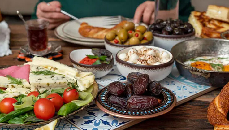 Uzmanlar Ramazan ayında uyku ve beslenme konusunda uyarıyor