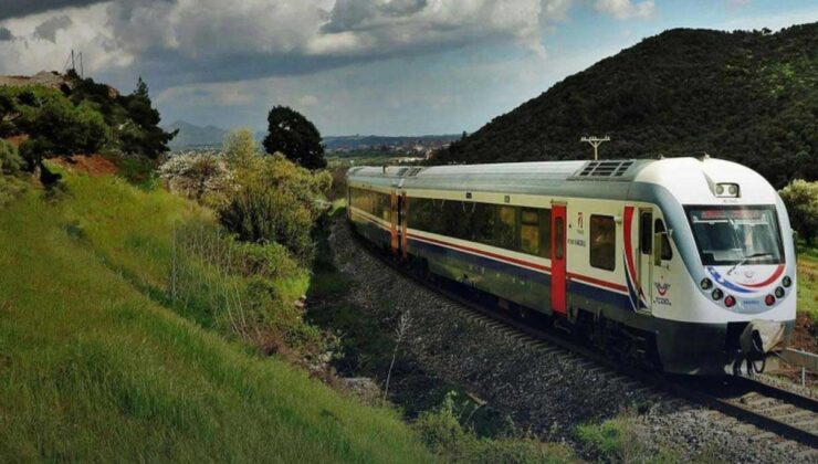 Ankara-Elmadağ Bölgesel Tren Hattı Ücretsiz! Hizmete Başladı, Bakan Uraloğlu Açıkladı: Demir Yollarındaki Yatırımlara Dikkat Çekti!