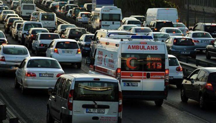 Sağlık Bakanı Koca’dan Bayram Trafik Kazalarına İlişkin Çağrı: “112 Acilin Hayat Kurtarma Çabasının Önü Kesilmemeli!”