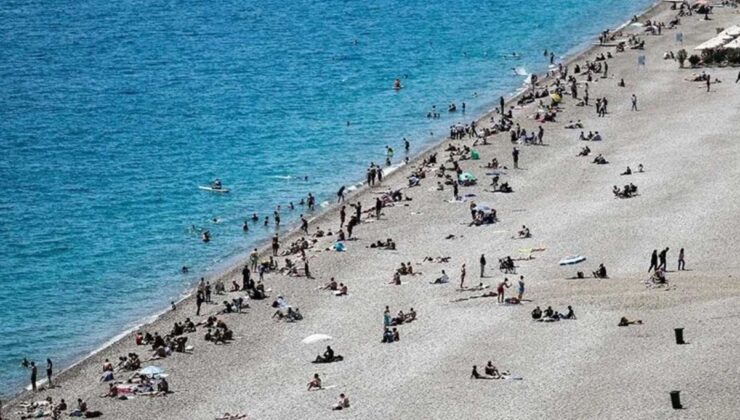 Antalya’da Güneşin Keyfi Çıkarılıyor!