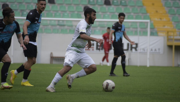 Erbaaspor, Akhisarspor’u 6-2’lik farkla mağlup etti ve Akhisarspor’un profesyonel liglere veda etmesine neden oldu!