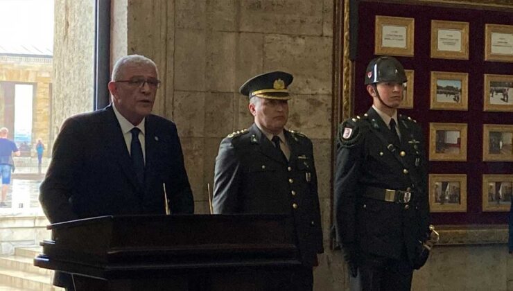 İYİ Parti Genel Başkanı Müsavat Dervişoğlu, Anıtkabir’i Ziyaret Etti!