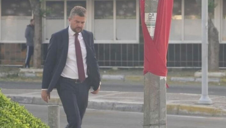 İzmir Buca Belediye Başkanı Görkem Duman, Makam Aracı Kullanmadan Belediye Binasına Yürüdü!