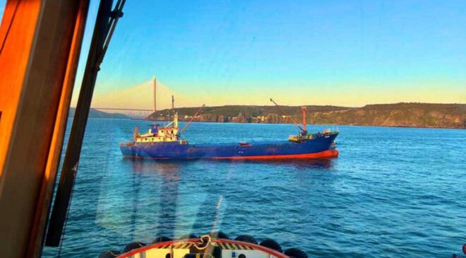 İstanbul Boğazı’nda Kargo Gemisi Dümen Arızası! Gemi Trafiği Durdu!