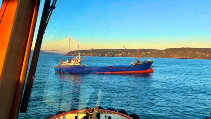 İstanbul Boğazı’nda Kargo Gemisi Dümen Arızası! Gemi Trafiği Durdu!