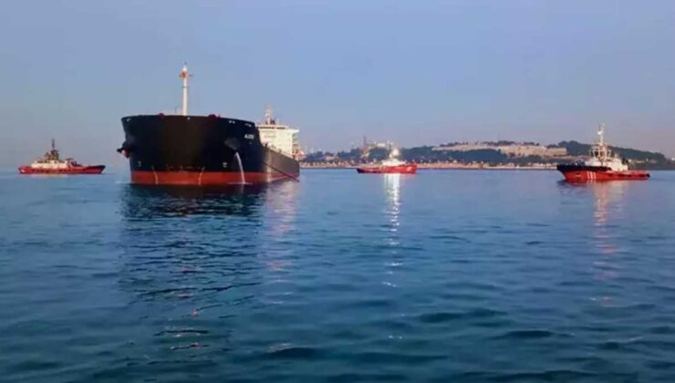 İstanbul Boğazı’nda Karaya Oturan Yük Gemisi Trafiği Durdurdu!
