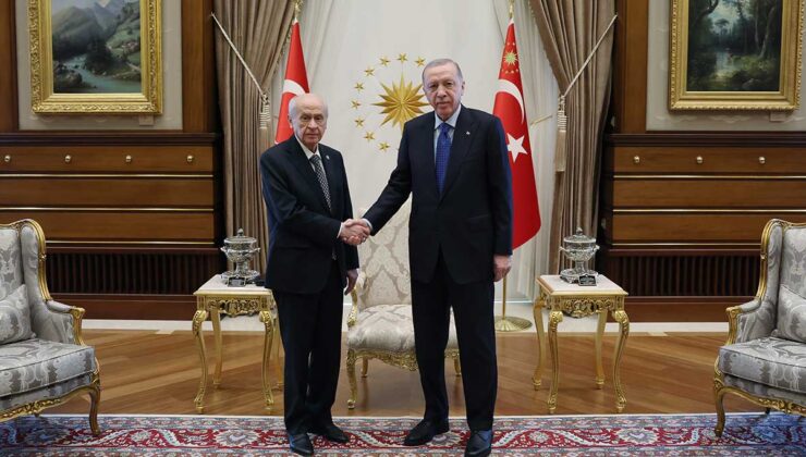 Erdoğan ve Bahçeli Yeniden Bir Arada: Yeni Anayasa Görüşmesi Başladı!