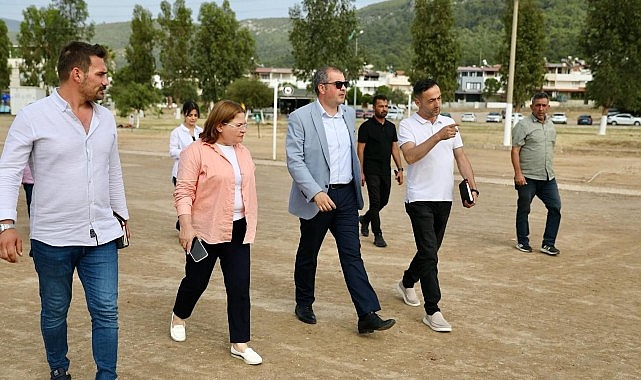 Didim Belediye Başkanı Akbük’te Vatandaşların Taleplerini Dinliyor