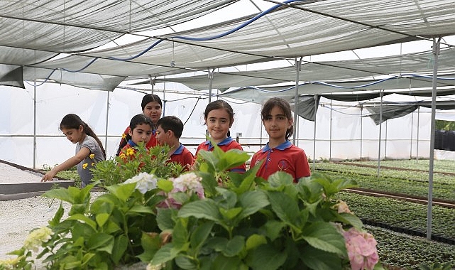 Büyükşehir Belediyesi’nden İlkokul Öğrencilerine Bitki Eğitimi